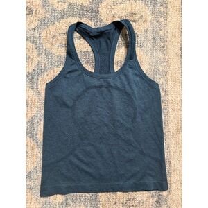 Lululemon Swiftly Tech Racerback Tank Top Race Length Size 4 Pristine Condition